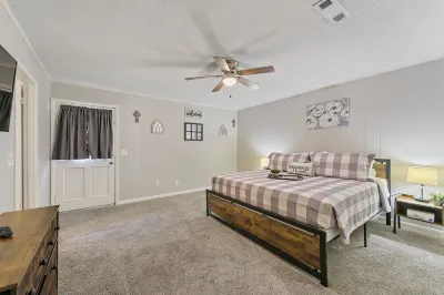 19 Green Acres Cozy Apartment