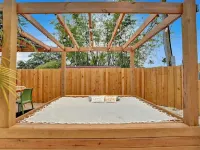 Casa De Amigos | Private Pool | Outdoor Oasis Hotels in Oakland Park