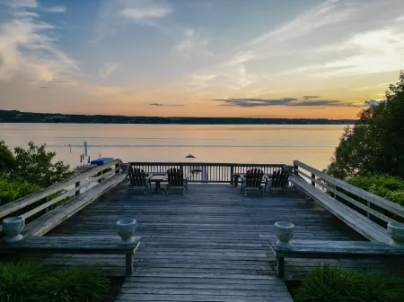Sunset Beach Lake House on Beautiful Owasco Lake - Great Family Summer Retreat!