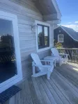 Three-bedroom house with views, decks, golf cart and home gym! Hotels in Ocracoke