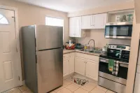 Bungalow Home with EV Charger - No Cleaning Fee