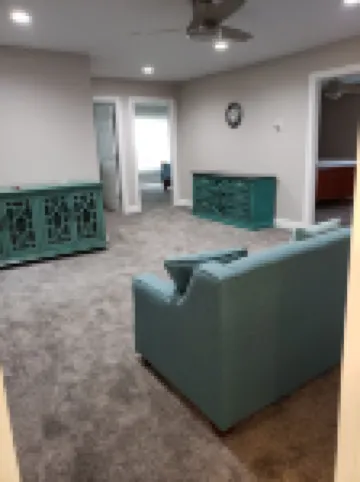 Beautiful Newer Park/Lakefront home!