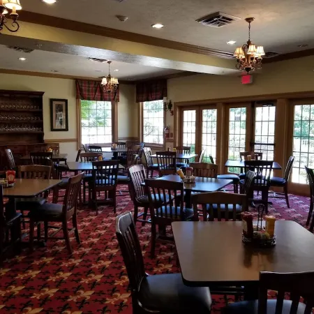 Lakefront Private Resort, Stunning Condo w/golf view, Dog friendly! NO fees!