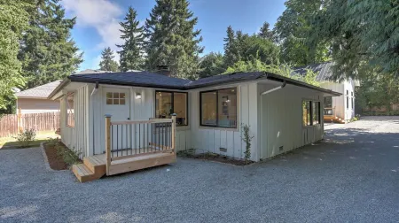 Forbes Farm Cottages Unit B Отели в г. Киркланд