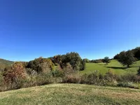 Dreamy 3-Br Gem on 48 Acres w/ Mountain Views, Fire Pit Nights & Many Amenities! Hotels in Mills River