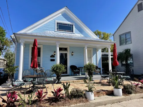 The Gregory House, A Southern Tropical Get Away!