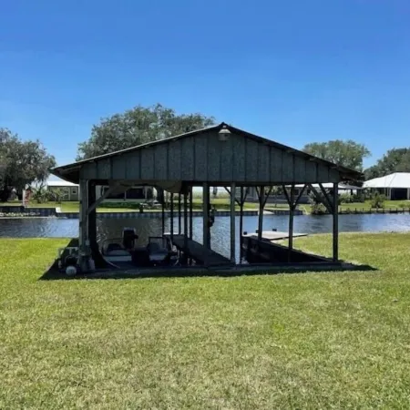 Lake/River house get-a-way !