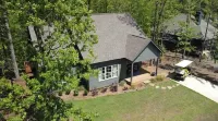 3BD 2BA Sleeps 9 Private Lot. Golfcart to Lake, Swimming Pool, Weight Room.