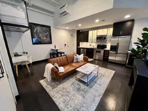 Stylish Downtown Grand Rapids with parking and fitness center