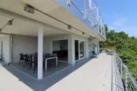 Exceptional Villa in Provence - Paradise above the canopy!