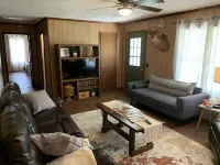 Private Country Home- 15 mins from Moultrie/Adel