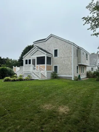 Newly Renovated Quonnie Beach House -  QEBA Beach Pass & Pond Access