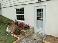 Exceptionally Clean-Super Quiet-Very Comfy & Close to Asheville !!
