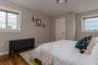 "The Old Post Office" - Mid-Century Mod Apartment in Downtown Driggs - With W/D