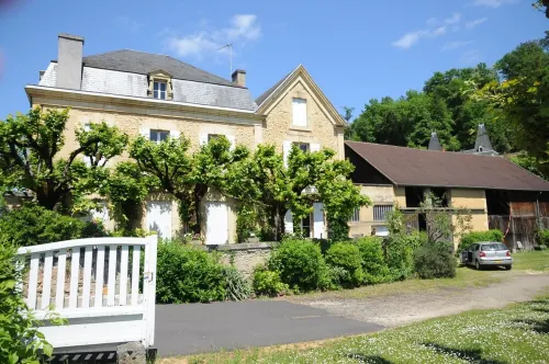 Maison de Maître à Sarlat Avec Parc et Spa