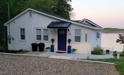 Beautiful lakefront property on Barton Lake!