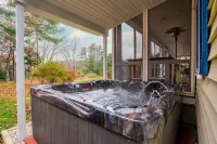 Lakefront Moose Pond Retreat 덴마크 호텔