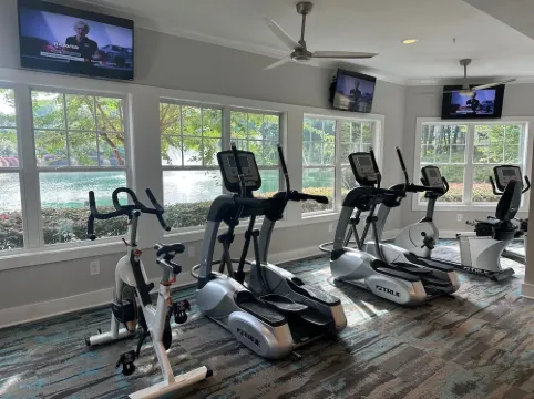 The perfect Getaway, free parking, 5 min walking to Truist park and Roxy