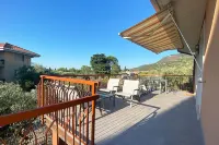 Brand new apartment Arancia with swimming pool and huge balcony 250 meters from the lake