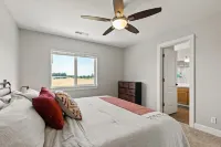 Modern 3 Bedroom Farmhouse of Dundee - Amazing Views, Fire Pit and Comfort