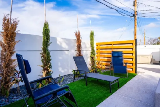 Casa del Sol: Chic Family Home with Heatable Private Pool & Guest House