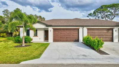 Bonita Beach Bungalow II! BRAND NEW BUILD! Cozy, Private & Close to beach! Hotels near 7-Eleven