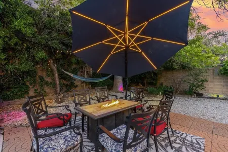 Heated Pool & Hot Tub Open All Year with King Beds, Bar & Much More