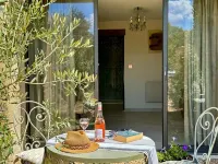 Luxury studio apartment in the Luberon’s golden triangle