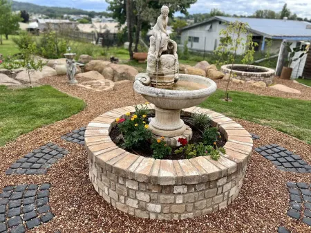 "The Little Tuscan Villa"  - right in the heart of Stanthorpe! Отели в г. Станторп