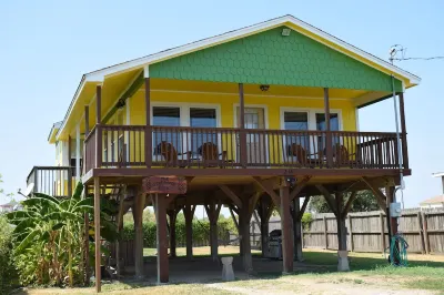 Pineapple House - Fishing Paradise! Gated, Pet Friendly, Secluded