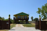 Pineapple House - Fishing Paradise! Gated, Pet Friendly, Secluded