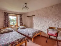 Carole's Cottage - Private Parking, Sea Views, Garden & Close To Harbour & Beach