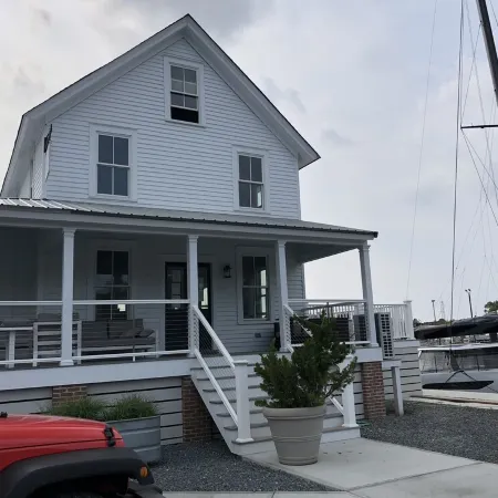 The Crows Nest. <br>Sunsets at the Harbor. Enjoy bird’s eye view. Unique location!