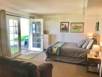 Spectacular Views on 4 Acre Family Oasis Among Vineyards and Orchards Hotels near Don Morse Memorial Park