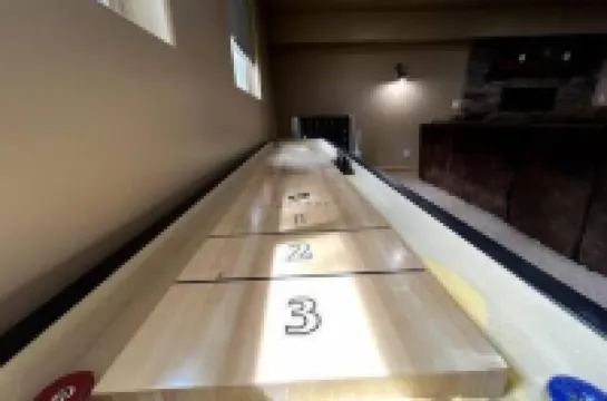 Large Cabin, In The Trees, Lots of Parking, adventure, and wildlife viewing