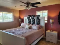 Spacious west el paso 19 minutes from Fort Blss & Airport sleeps 8, pet welcome