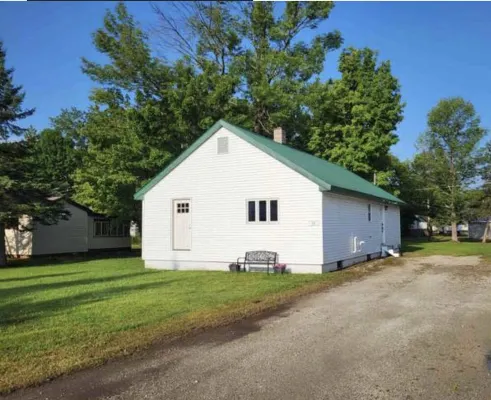 Cozy modern home close to Porcupine mountains and on snowmobile trail