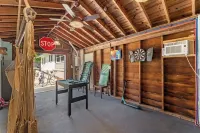 Spacious 1 block to Downtown Mt. Dora "The Brick Haven" with Garage Gameroom!!