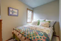 Alaskan Cabin Escape with Hot Tub!