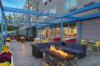 Tru by Hilton Sandusky - parking