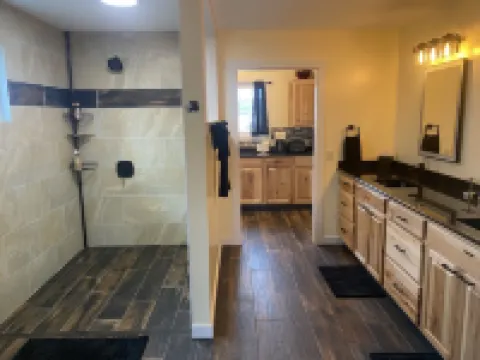 Rusty’s Getaway is a rustic/modern handicap accessible, family friendly space.