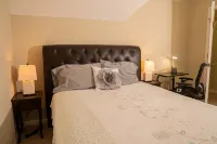 New modern kitchen in great location to RDU and RTP Hotels in Morrisville