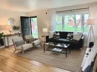 Charming 3-bedroom house with fenced yard in a quiet  neighborhood  Dog Friendly