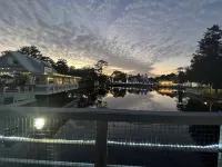 1 BR Walk to Shops, pool & Restaurants, 5 min to Beautiful Beaches! Full Kitchen