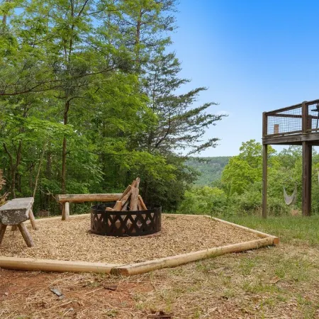 Monteagle Cabin, Views! Hot Tub!