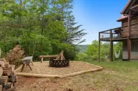 Monteagle Cabin, Views! Hot Tub!