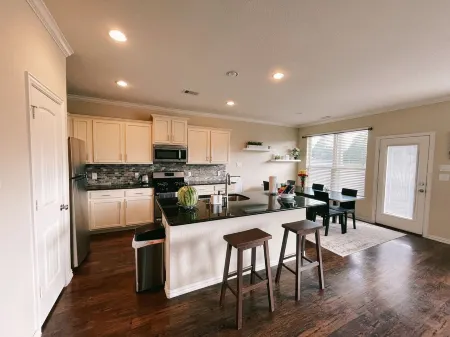 Spacious, New build 4 bedroom house in Conroe