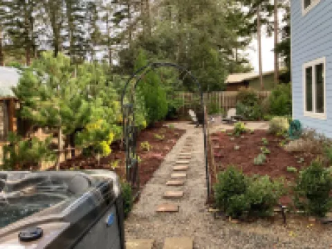 Cozy coastal home near ocean beaches, hiking, and more! Hotels in Port Orford