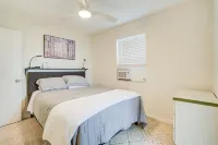 Port Charlotte Retreat- Relaxing getaway in the Florida sun! Hotels near Publix Super Market at Quesada Commons