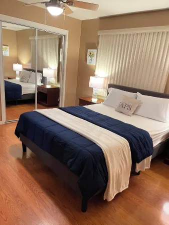 LUXE 3 BR, 2 BA + Hot Tub